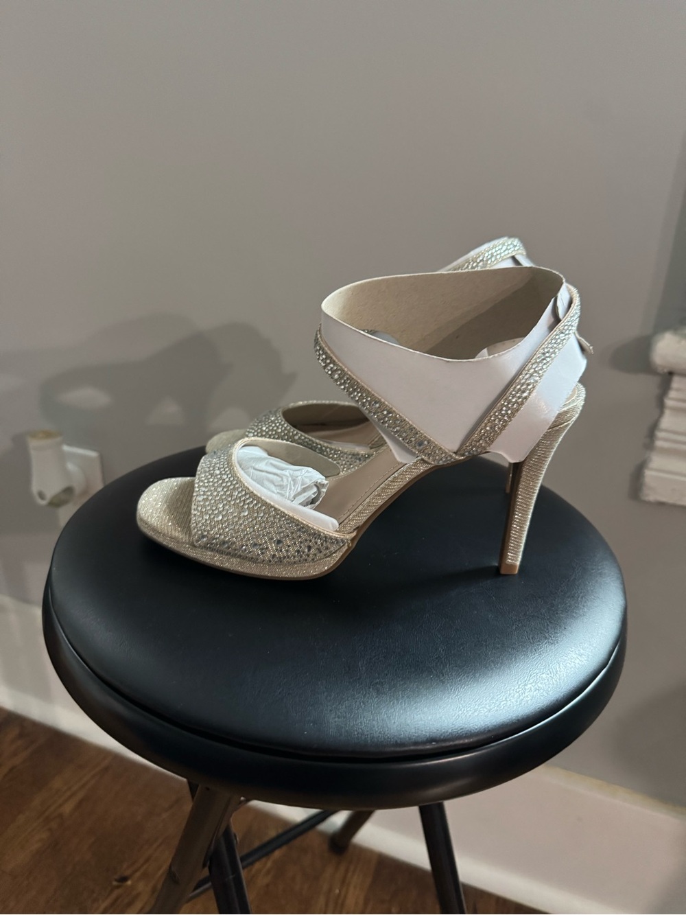 Women’s Sparkle Strappy High Heel Sandals in White and Gold size 7